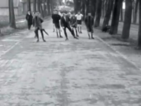 99 Wegschaatswedstrijd op de Purmersteenweg, Wedstrijd met 2-wielige wegschaatsen (rolschaatsen rollerskats)In 1927 is ...